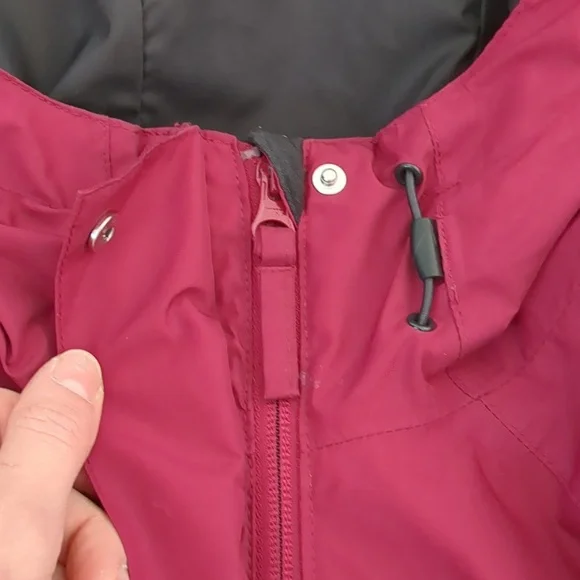 Helly Hansen Raspberry coloured raincoat - Picture 12 of 12